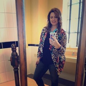 Meet your Posher, Leslie